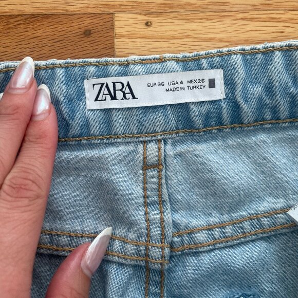 Zara Mom Fit Jean - Light Blue Wash - Picture 6 of 7